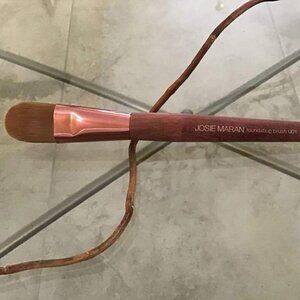 Josie Maran Foundation Brush #001  / FULL SIZE / BRAND NEW